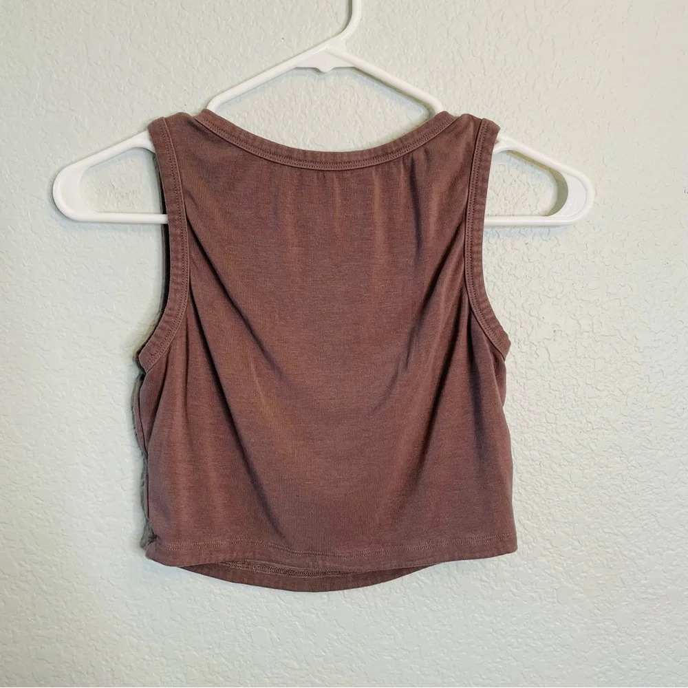 White Fox Taupe Cropped Tank Top | Medium - Picture 5 of 5